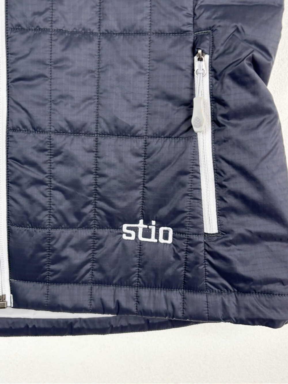 NWT Stio Women's Azura Insulated Vest in Boundary Black Sz XS - Picture 10 of 13